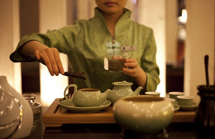 傳統(tǒng)化or標(biāo)準(zhǔn)化，中國茶市場應(yīng)如何破局？|餐飲界