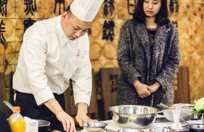 廚師上門O2O平臺轉(zhuǎn)型“高端定制”能否找到盈利突破口？|餐飲界