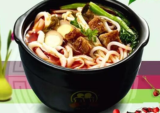 15年憑借一碗土豆粉開近千家店，秘訣是什么？