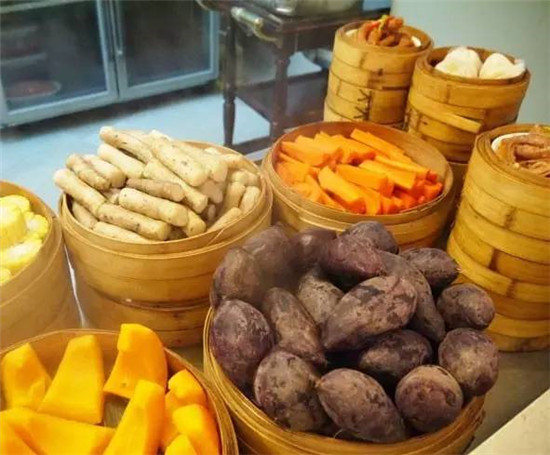 你覺(jué)得不上檔次的那些餐飲，卻為何頻頻能夠引爆市場(chǎng)？