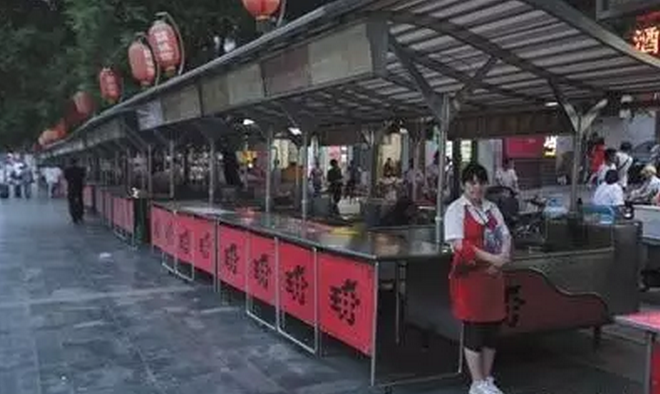 北京繁華商業(yè)區(qū)擠滿(mǎn)外地餐飲，老北京小吃全面萎縮