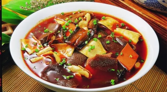互聯(lián)網(wǎng)狂潮下被顛覆的餐飲業(yè)，死或等死？|餐飲界