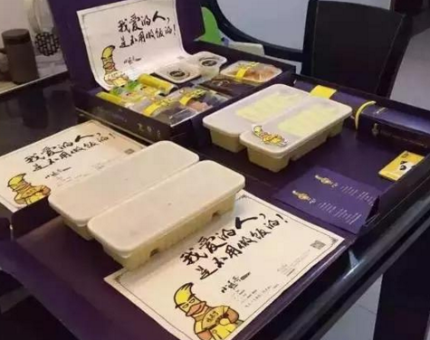 我是外賣小鴨哥，全聚德是我爹！