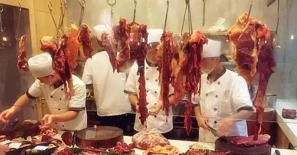 11月6日，“哞哞叫”和深圳名廚委員會的大師共同見證“?！钡膫髌?></a>
          <div> <a href=