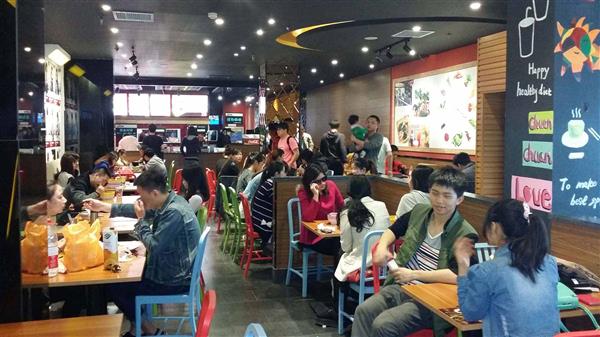日營(yíng)業(yè)額翻4倍！這家餐廳是如何做到的？|餐飲界