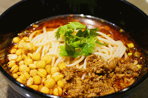 從地區(qū)小吃到全國(guó)連鎖，揭秘重慶小面是如何上位的？|餐飲界