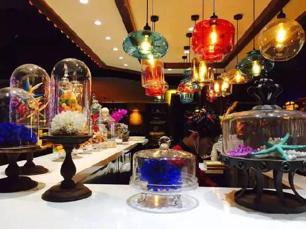 市場追捧“小奇特”，這家餐廳為啥偏要“大多全”？