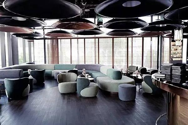 奔馳也開餐廳？奔馳全國第一家餐廳閃亮登場