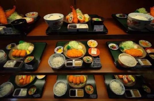 “展望2017”日本快餐業(yè)是齊頭并進(jìn)，還是互爭雄長？|餐飲界