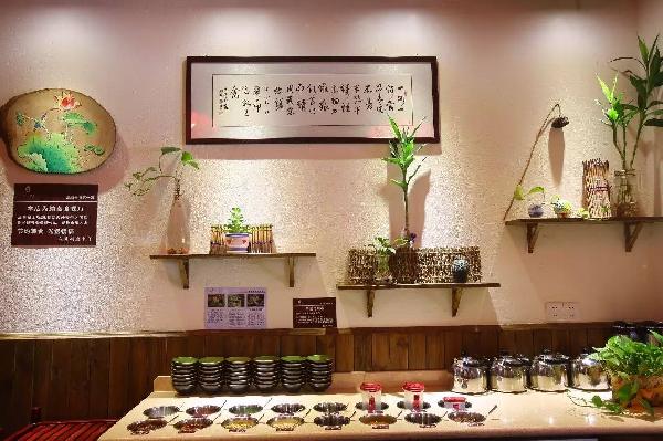 都說(shuō)素食餐廳95%虧錢(qián)，這品牌卻打破了魔咒“狠賺錢(qián)”|餐飲界