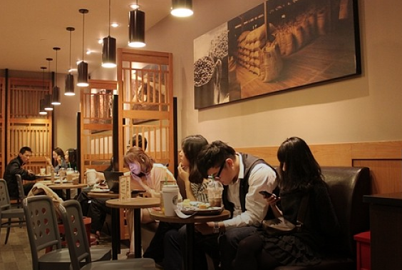 光中國同店銷售就增了 7%，星巴克重申全球開 12000 家新店的小目標(biāo)|餐飲界