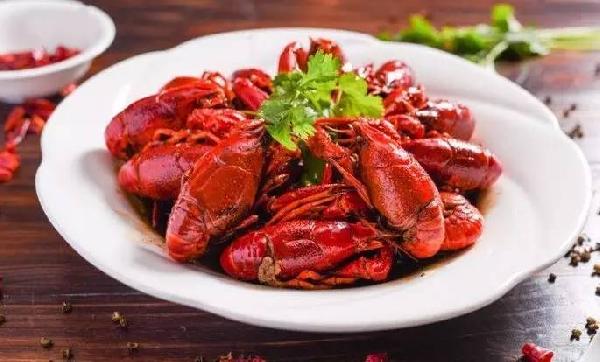 靠一碗蓋澆飯，獲海底撈近千萬元投資