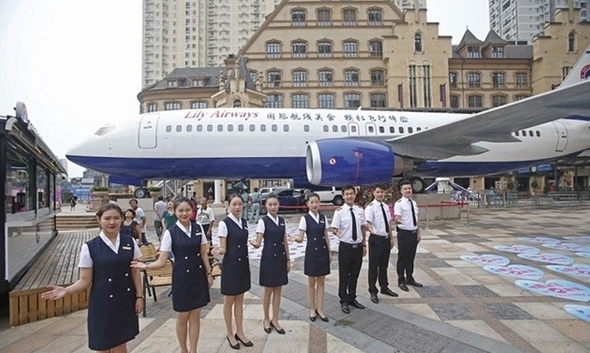武漢最牛的飛機餐廳，300元可享受各國頭等艙餐飲和專業(yè)的空姐服務
