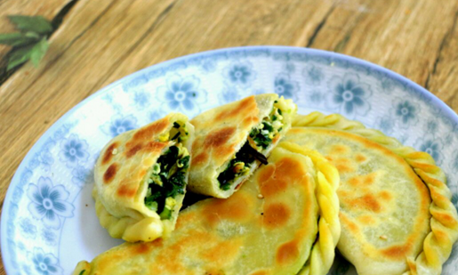 菜館吃韭菜盒子硌掉一塊牙 誰該擔責？