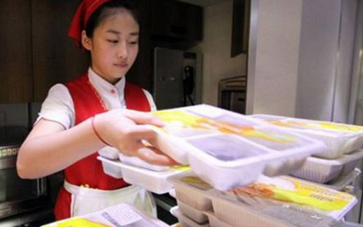 高鐵上可以訂外賣了！肯德基、麥當(dāng)勞、真功夫們率先“上車”！
