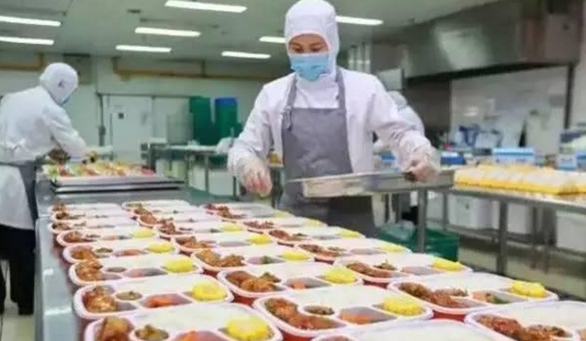 肯德基、真功夫率先“上車”，高鐵外賣這個蛋糕該怎么分？