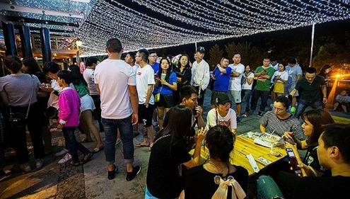 夜宵越火 城市越活？中國夜宵經(jīng)濟(jì)大比拼