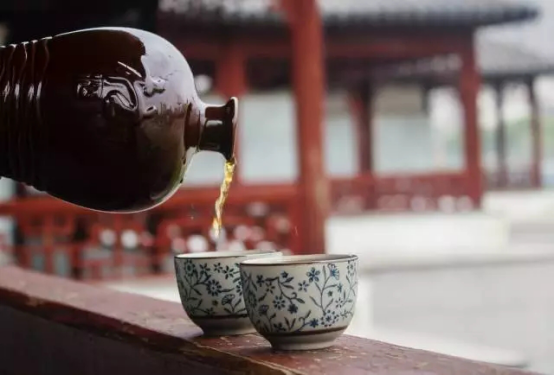 耘林黑杜酒拔草：百年工藝，古法釀造果然名不虛傳！|餐飲界