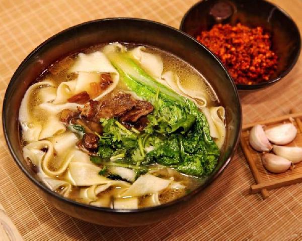 地方小吃里全都是機(jī)會！不信看看這3個老板是怎么賺的……|餐飲界
