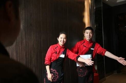 占領(lǐng)北上廣深、布局海外7國，擁有200+門店的海底撈為什么不在重慶開店？