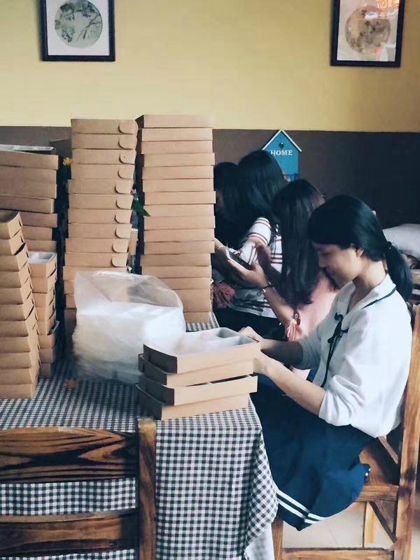 這家外賣炒出60%的復購，全靠這個有“手段”的女文青