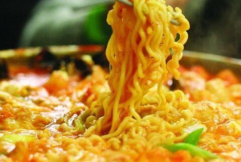 泡面三年少賣80億包，康師傅用什么打退外賣的進(jìn)攻？