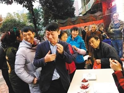 火鍋店奇葩招聘引熱議：你能吃多辣，工資就有多高