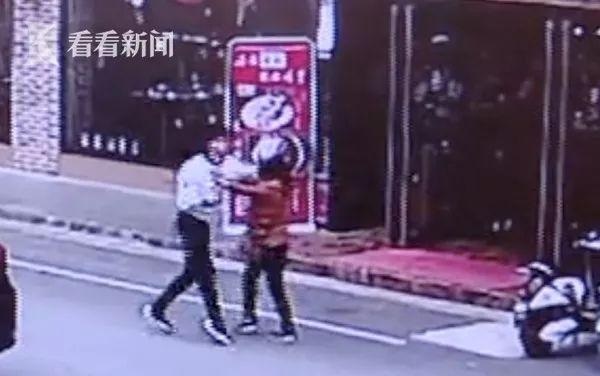 餐廳女員工遲到1分鐘被辭退，還被負(fù)責(zé)人猛踹、狠扇耳光