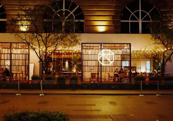 他在酒吧街上花400萬(wàn)開(kāi)了一間包子鋪，結(jié)果……