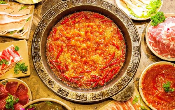 一個(gè)小事件，竟引發(fā)川渝火鍋地震，100多家火鍋店被下架|餐飲界