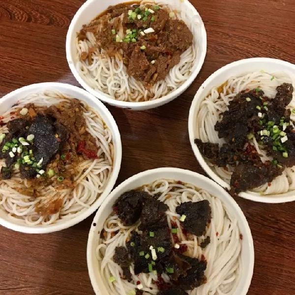 我們常德人的一天，是從嗦一碗米粉開始的