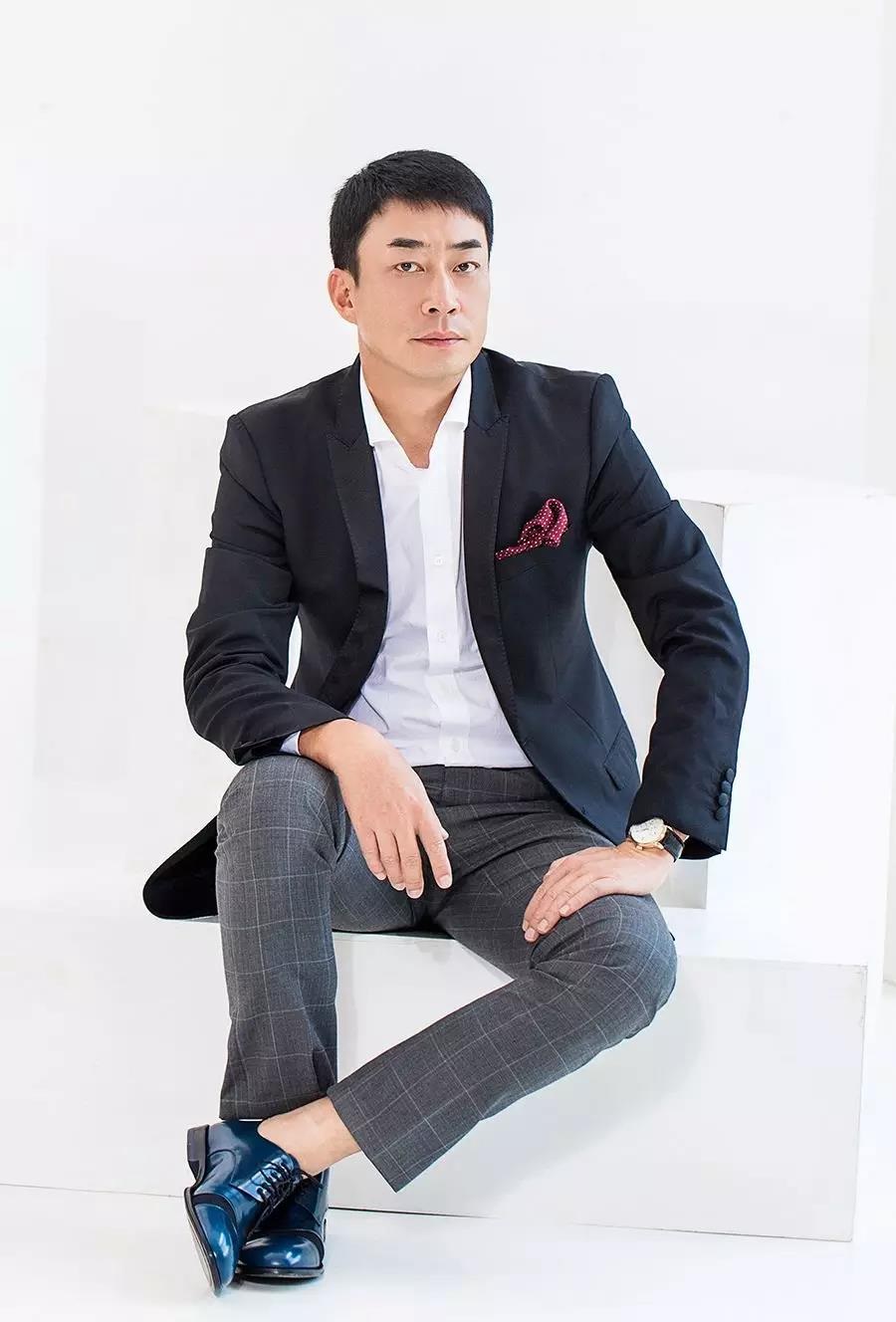 他開8種不同業(yè)態(tài)餐廳，每一家都很火，他到底靠什么？