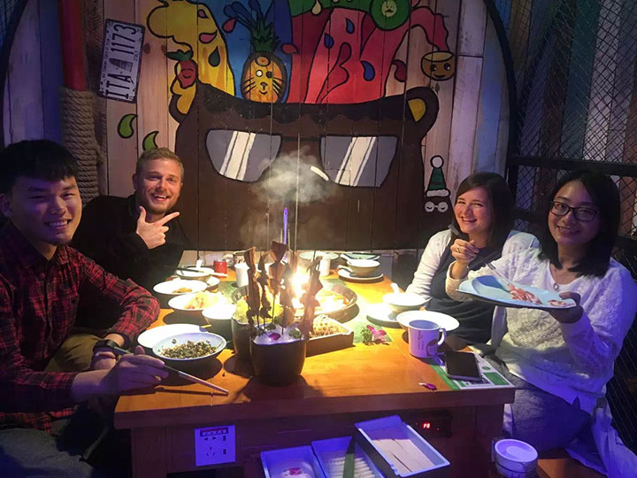 知道你抵擋不住火鍋的誘惑，一份美食大餐免費送給你
