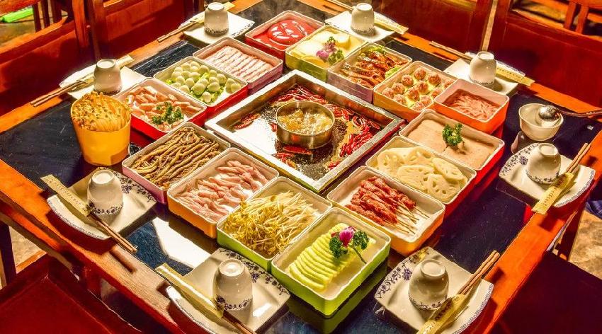 接手了一家火鍋店，過了兩天，我哭了！