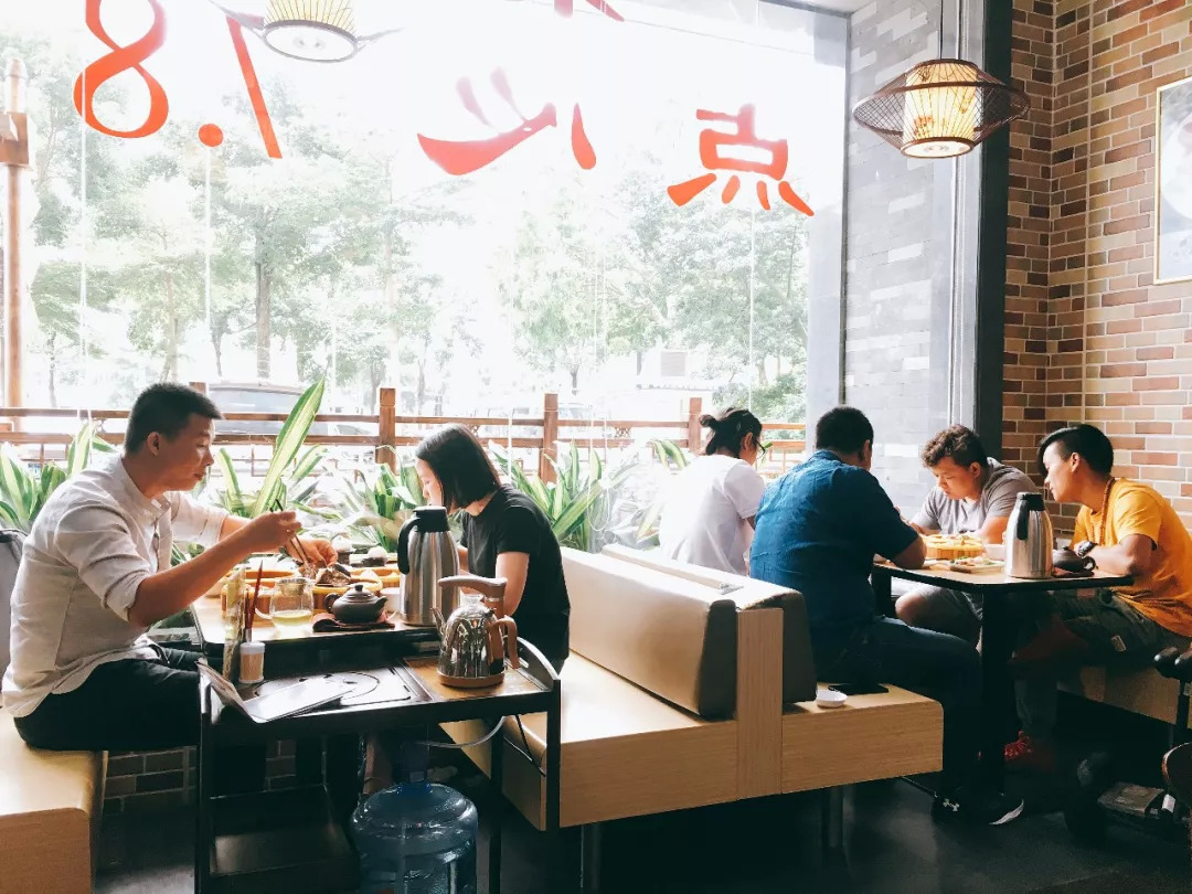 星巴克、西貝、呷哺呷哺……　大牌來了！社區(qū)餐飲正在逆襲？