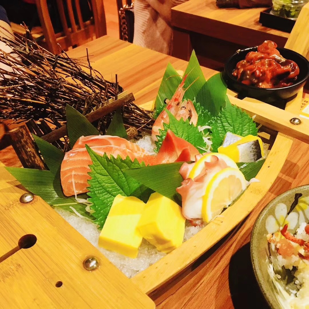 餐飲大事件220期 |瑞幸咖啡重新放開加盟、阿里巴巴本地生活全資收購美味不用等、Angelababy官宣成都開火鍋店|餐飲界