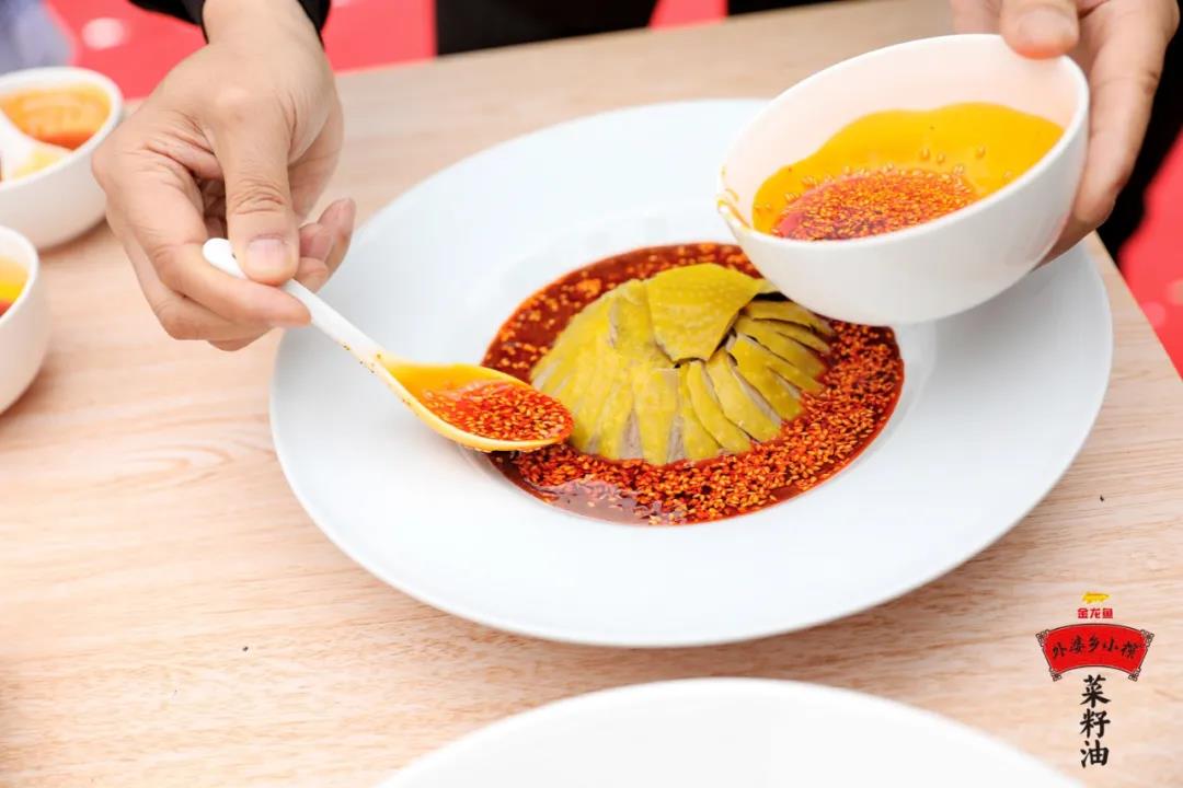  無辣不歡，看金龍魚外婆鄉(xiāng)小榨菜籽油如何打動辣食愛好者的胃？