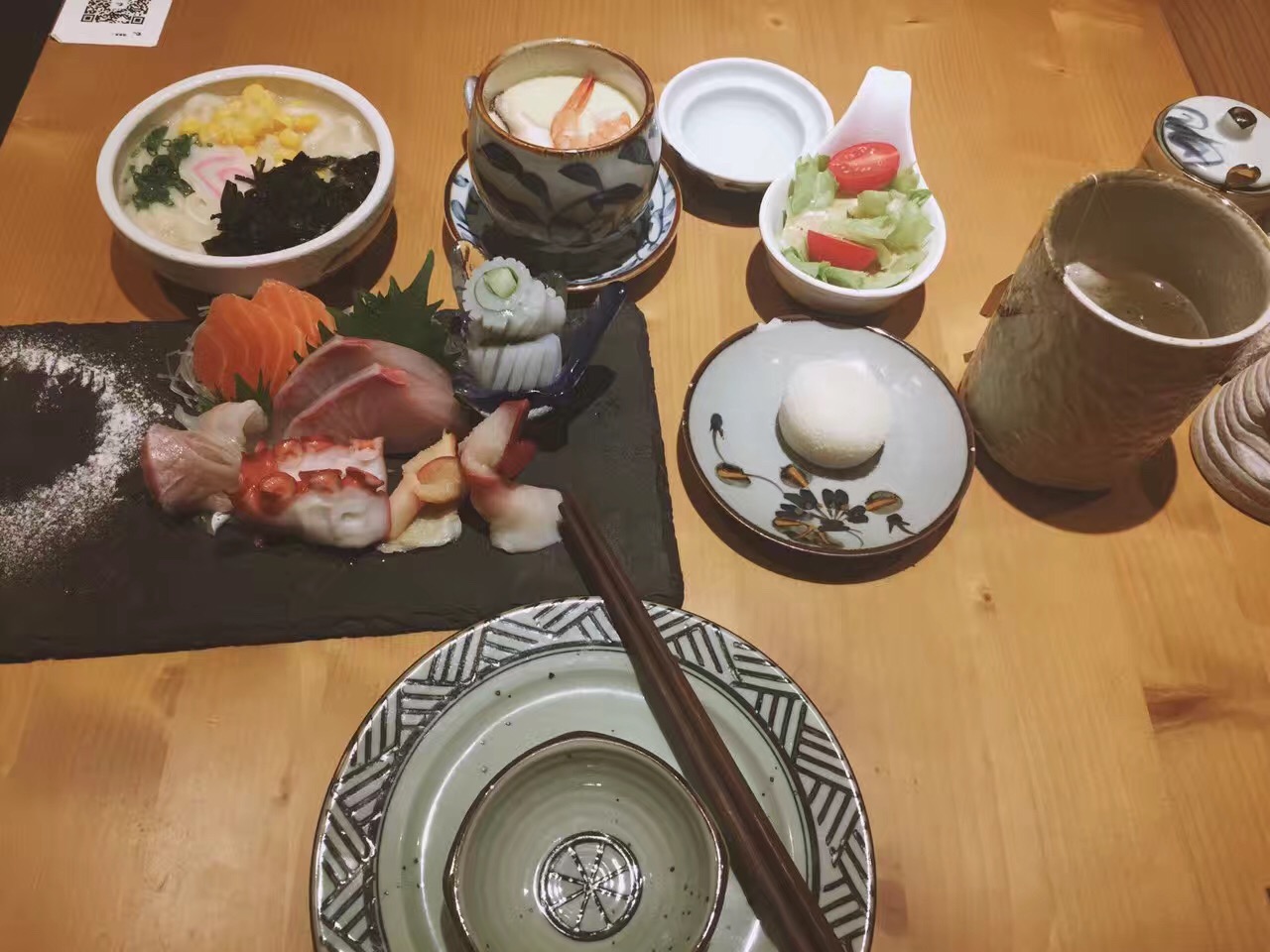 餐飲大事件234期 |小龍蝦被吃出1572項(xiàng)專利，智能剝蝦機(jī)一分鐘可剝1000只蝦|餐飲界