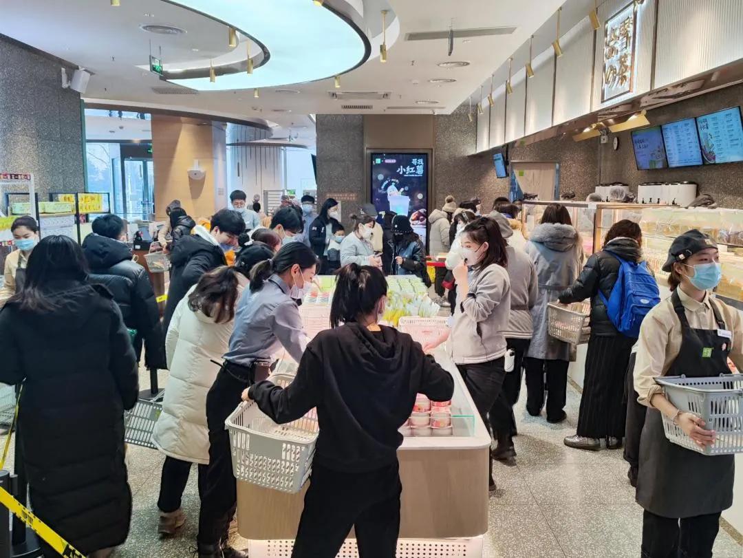 奈雪哈爾濱單店日營收40萬刷新紀錄，店員開工喜提獎金萬余元