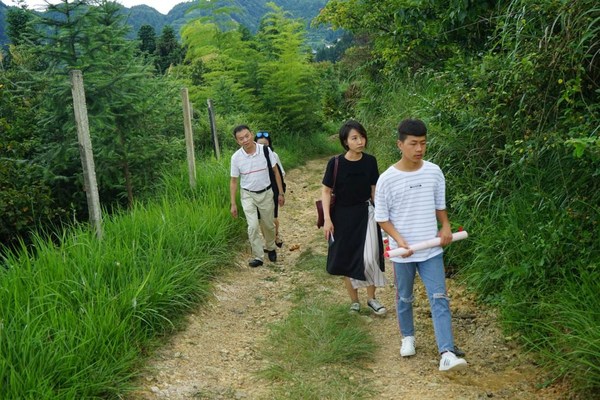 29年教學(xué)，9年公益，他以身作則，改變了無數(shù)山區(qū)孩子的人生