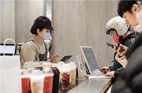 日銷3500杯，日入6萬元，喜茶“事業(yè)合伙”首戰(zhàn)告捷|餐飲界