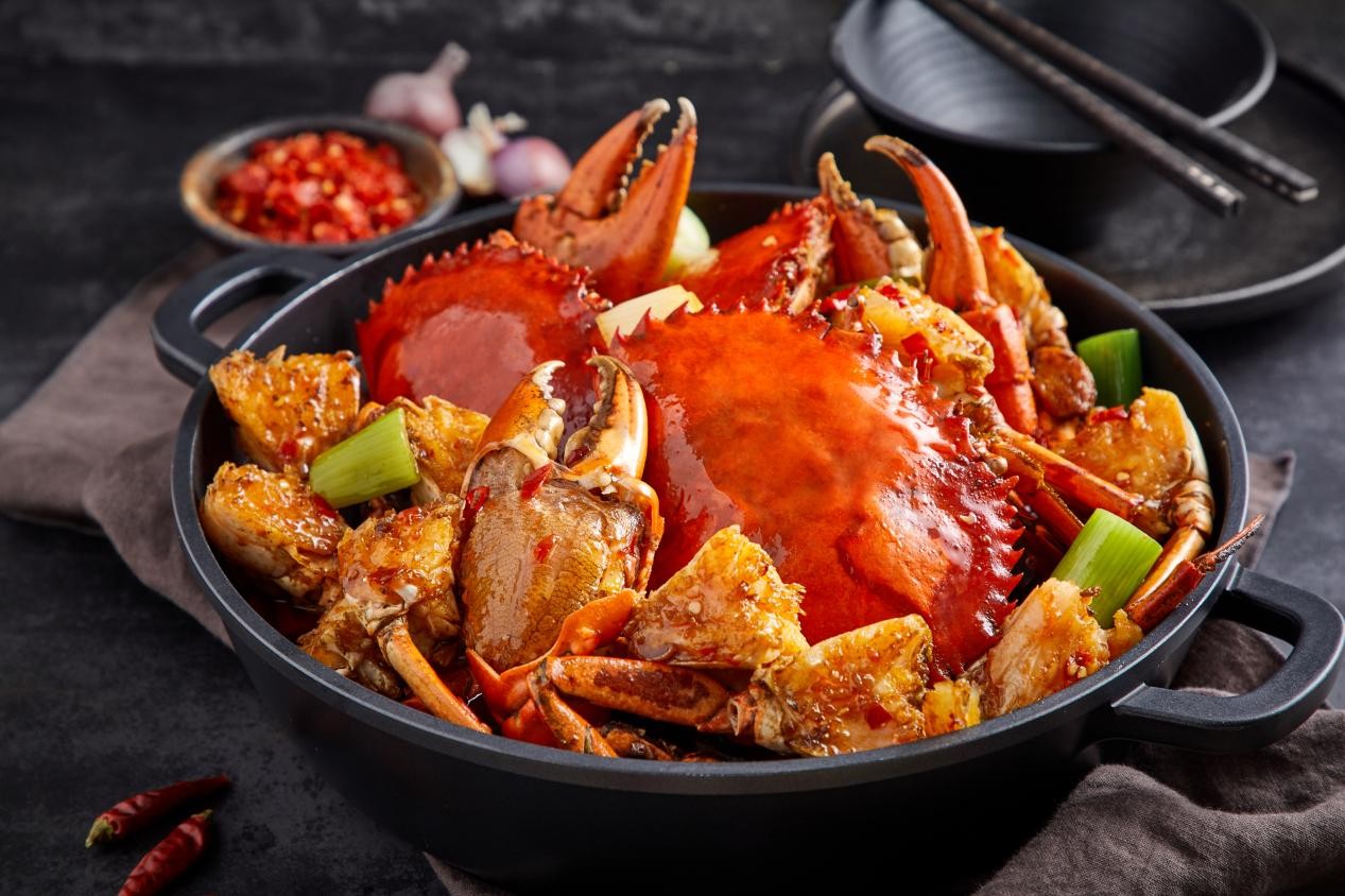 吃蟹要怎樣吃出個新“鮮”感？七欣天海鮮火鍋給你答案！|餐飲界