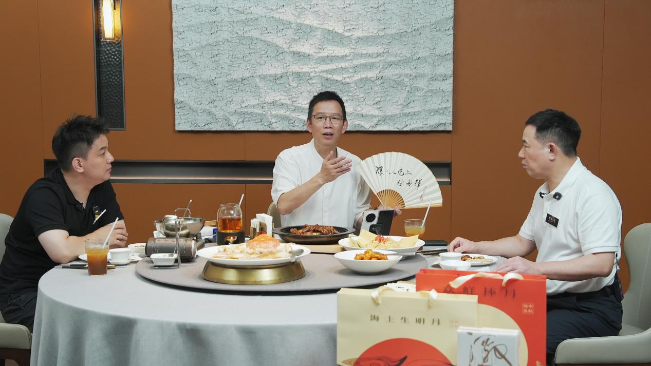 吳曉波探店徐記海鮮：在5萬億餐飲紅海中，讀懂“難而正確”的長期主義|餐飲界