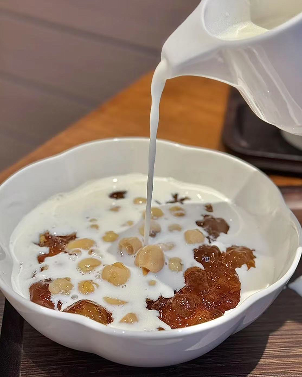 這杯麥記牛奶，怎么悄悄開遍了全國(guó)？